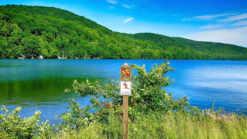 Squantz Pond State Park 005